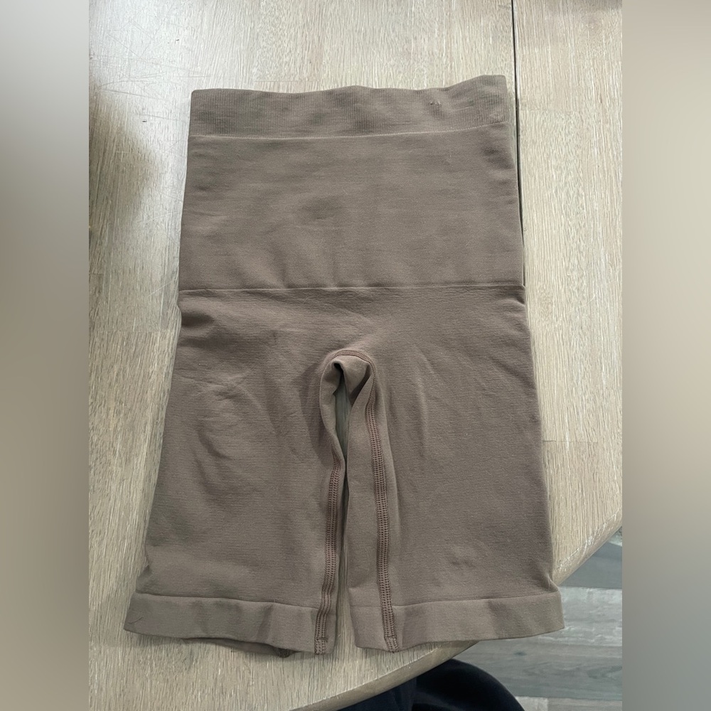 Skims Core Control Mid Thigh Shorts Size XXS/XS